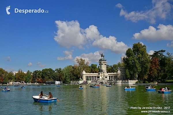 Park Retiro (Parque del Buen Retiro) v Madridu (Španělsko)