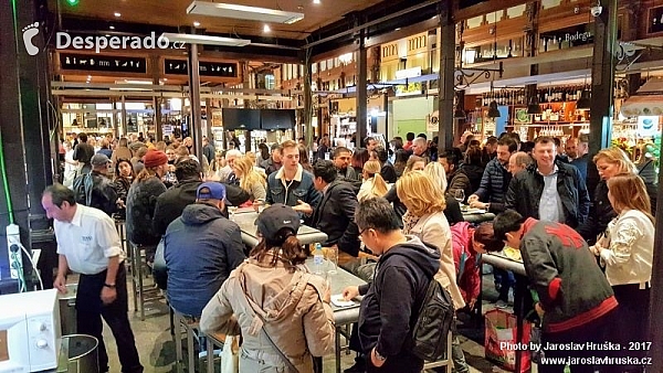 Mercado de San Miguel v Madridu (Španělsko)