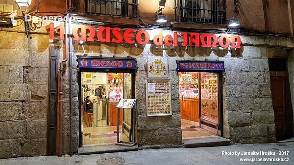 Museo del Jamon v Madridu (Španělsko)