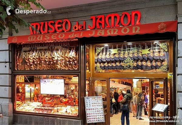 Museo del Jamon v Madridu (Španělsko)