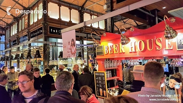Mercado de San Miguel v Madridu (Španělsko)