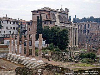 Forum Romanum v Římě (Itálie)
