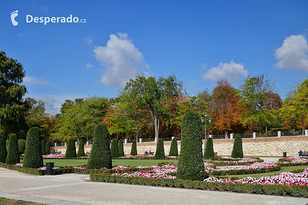 El Retiro Park v Madridu (Španělsko)