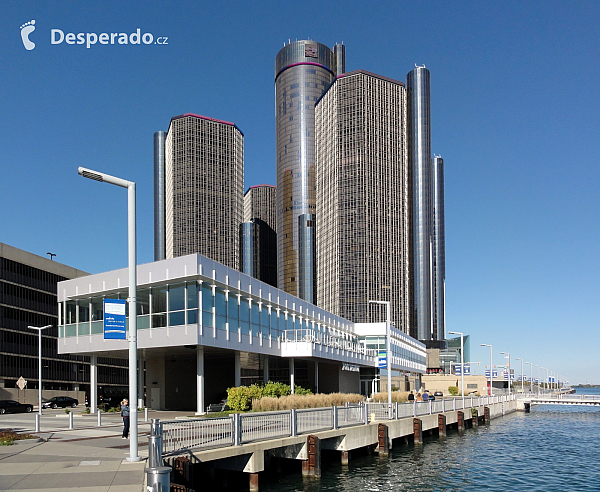 GM Renaissance Center v Detroitu (Michigan - USA)