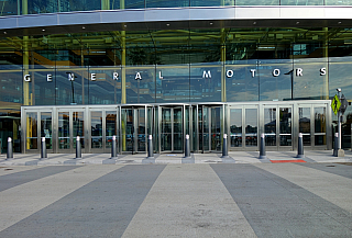 Vstup do GM Renaissance Center v Detroitu (Michigan - USA)