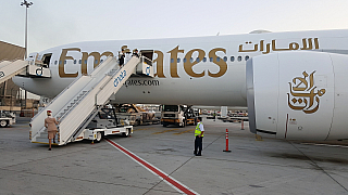Boeing 777 na letišti Dubaj DXB (Spojené arabské emiráty)