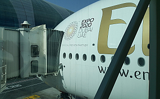 Vstup do obřího Airbusu A380 (Letiště Dubaj - Spojené arabské emiráty)