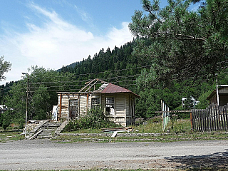 Pozůstatky rekreačních objektů v Shovi (Gruzie)