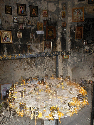 Interiér kostela v Sadmeli (Gruzie)