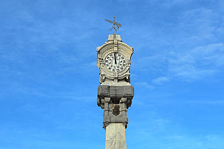 Nábřeží u pláže La Concha v San Sebastian (Španělsko)
