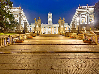 Španělské schody (Cordonata) v Římě (Itálie)