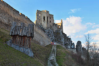 Zřícenina hradu Beckov (Slovensko)