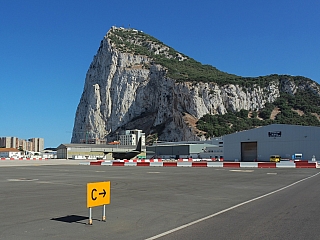 Netradiční letiště v Gibraltaru (Velká Británie)