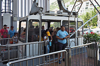Lanovka na skálu v Gibraltaru (Velká Británie)