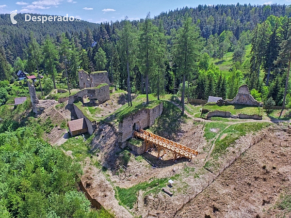 Zřícenina hradu Pořešín (Česká republika) - Photo by Martin Kunzendorfer