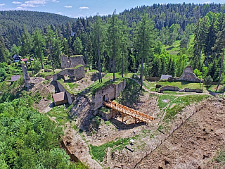 Hrad Pořešín pamatuje sedm staletí, vlastnili jej i Rožmberkové