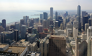Pohled na na Trump Tower z mrakodrapu John Hancock Center v Chicagu (Illinois - USA)