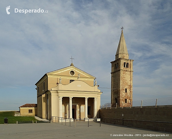 Kostel Madonna dell'Angelo v Caorle (Itálie)