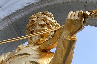 Socha Johanna Strausse ve Vídni (Rakousko)