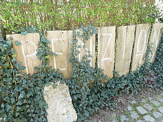 Vchod do Penzionu 72