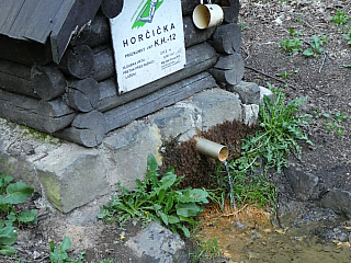 Studánka na cyklostezce z Lokte do Karlových Varů