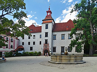 Renesanční Zámek Třeboň (Česká republika)