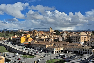 Segovia - pohled z akvaduktu (Španělsko)