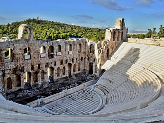 Antické divadlo na Akropoli v Athénách (Řecko)