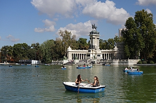 El Retiro Park v Madridu (Španělsko)