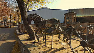 Kůň v KovoZOO ve Starém Městě (Česká republika)