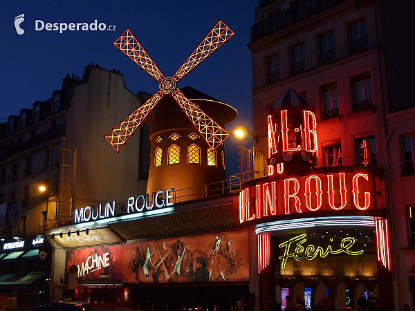 Moulin Rouge v Paříži (Francie)