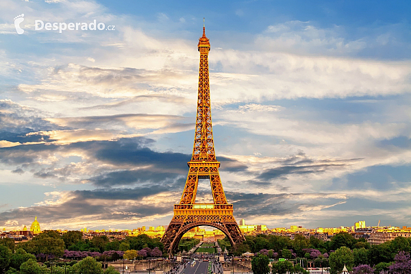 Eiffelova věž v Paříži (Francie)