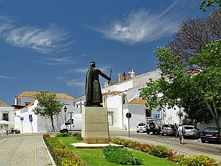 Náměstí Praça do Afonso III ve Faro (Portugalsko)