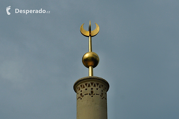 Minaret v Lednickém zámeckém parku (Česká republika)