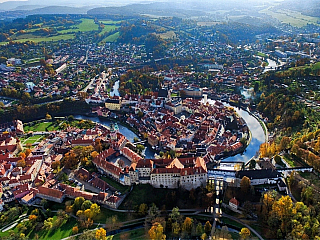 Český Krumlov je klenotem jihočeského regionu, uznávaným i v zahraničí