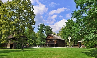 Dřevěné městečko v Rožnově pod Radhoštěm (Česká republika)