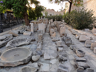 U středového hradu v centru Lemesosu je malá archeologická expozice (Kypr)
