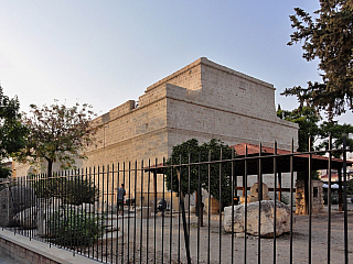 U středového hradu v centru Lemesosu je malá archeologická expozice (Kypr)