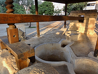 U středového hradu v centru Lemesosu je malá archeologická expozice (Kypr)