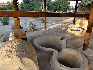 U středového hradu v centru Lemesosu je malá archeologická expozice (Kypr)