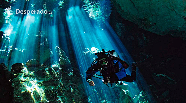 Potápění na Cenote (Mexiko)