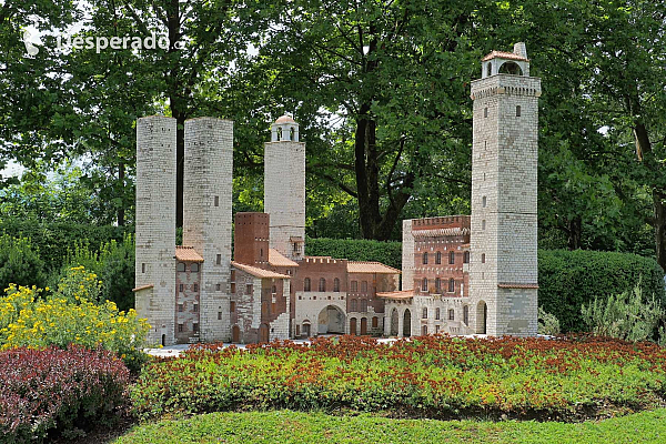 San Gimignano v parku Minimundus v Klagenfurtu (Rakousko)