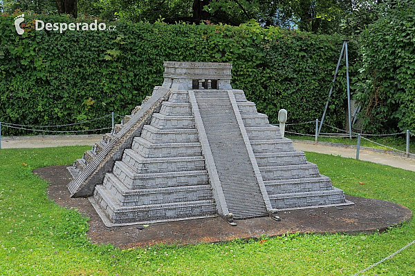 Chichen Itzá v parku Minimundus v Klagenfurtu (Rakousko)