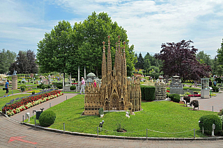 Sagrada Familia v parku Minimundus v Klagenfurtu (Rakousko)