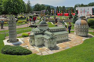 Italská Pisa v parku Minimundus v Klagenfurtu (Rakousko)