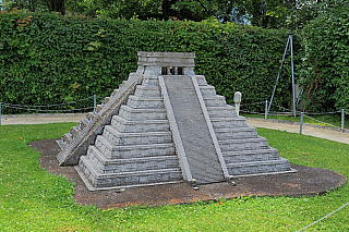 Chichen Itzá v parku Minimundus v Klagenfurtu (Rakousko)