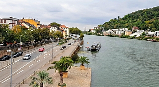 Řeka Neckar v Heidelbergu (Německo)