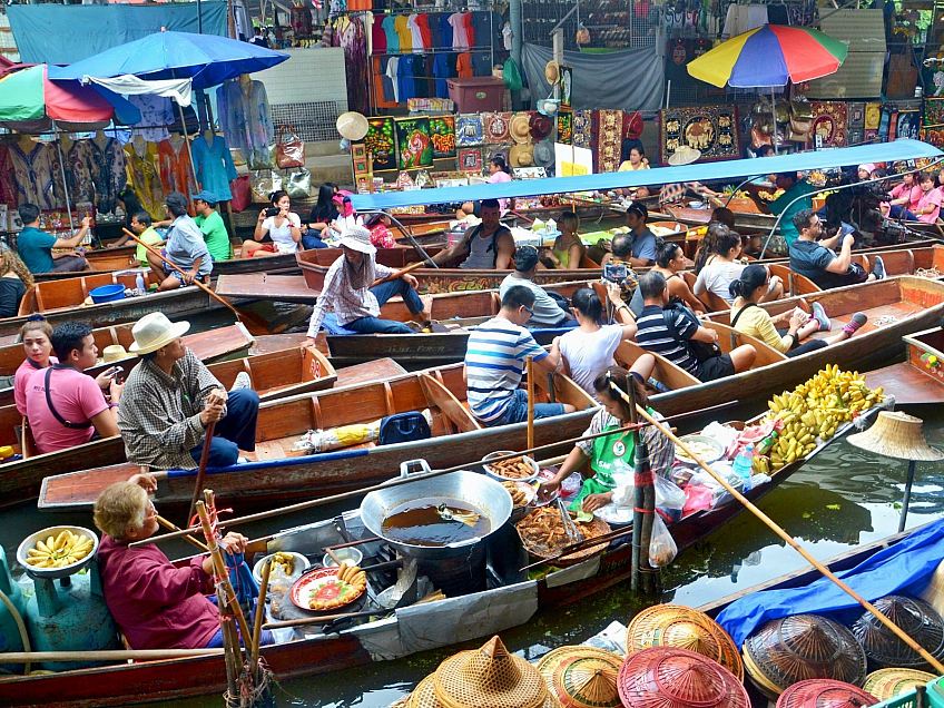 Plovoucí trh v Bangkoku (Thajsko)