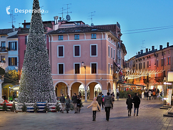 Vánoční Desenzano del Garda (Itálie)