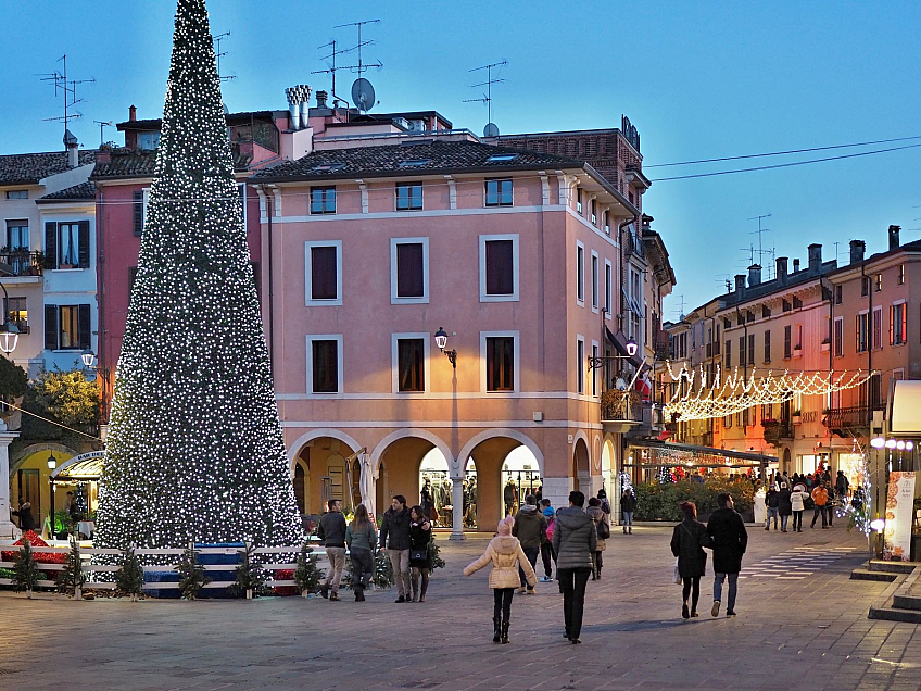 Vánoční Desenzano del Garda (Itálie)
